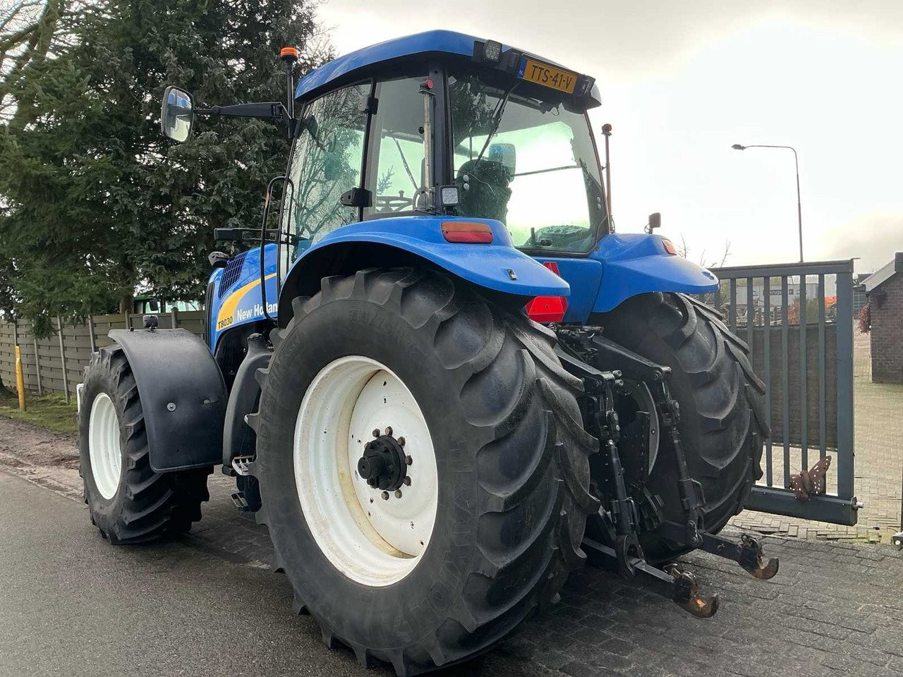 2004 New Holland TG230 / T8030 All-Wheel Drive Farm Tractor