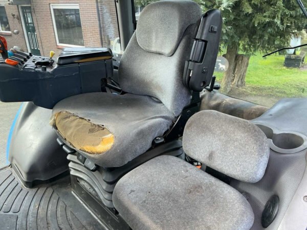 2004 New Holland TG230 / T8030 All-Wheel Drive Farm Tractor