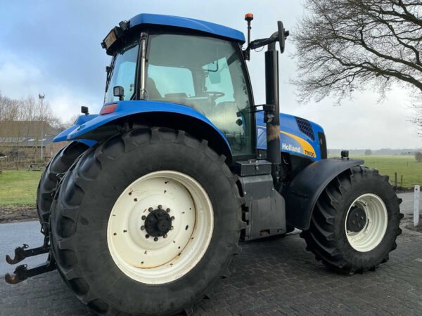 2004 New Holland TG230 / T8030 All-Wheel Drive Farm Tractor