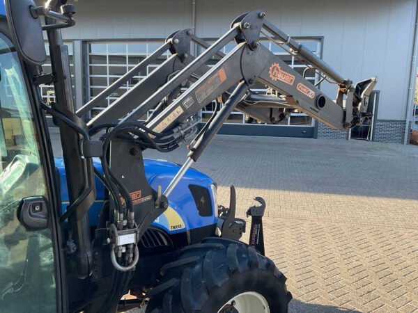 2005 New Holland TN95DAP Four-Wheel Drive Farm Tractor – 90HP Utility Tractor