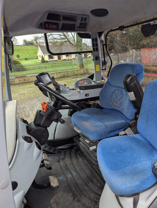 2013 New Holland T7.260 PowerCommand Tractor – 260HP 4WD Farm Tractor