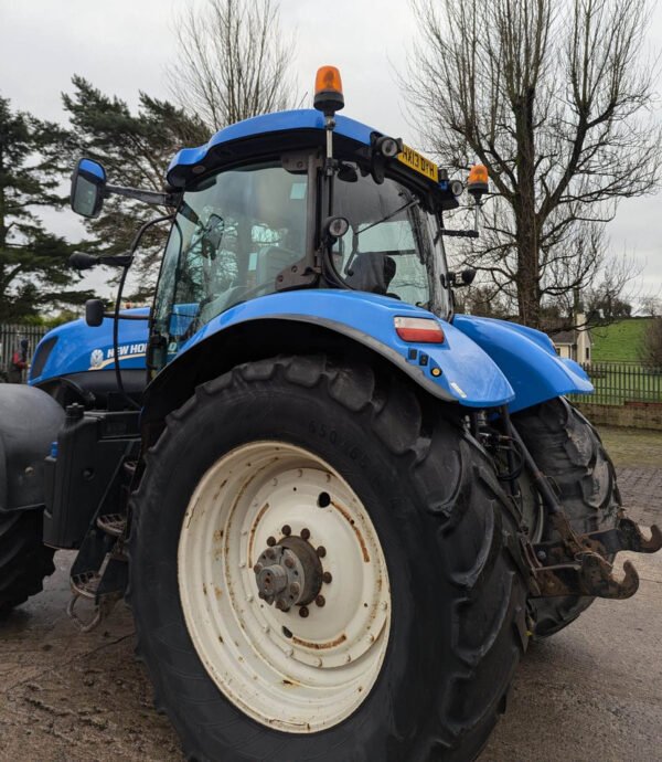 2013 New Holland T7.260 PowerCommand Tractor – 260HP 4WD Farm Tractor