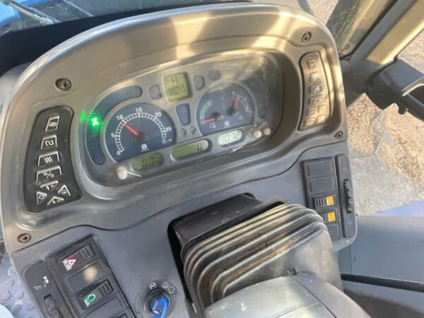 2014 New Holland TVT195 4WD Agricultural Tractor