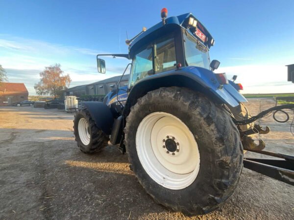 2014 New Holland TVT195 4WD Agricultural Tractor