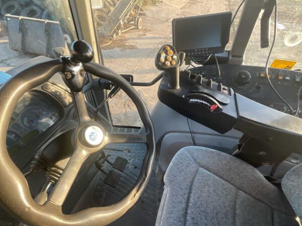 2014 New Holland TVT195 4WD Agricultural Tractor