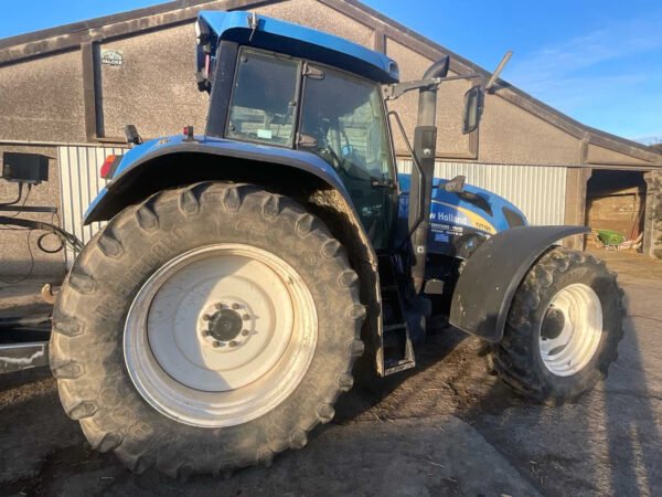 2014 New Holland TVT195 4WD Agricultural Tractor