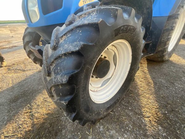 2014 New Holland TVT195 4WD Agricultural Tractor