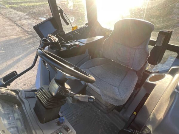 2014 New Holland TVT195 4WD Agricultural Tractor