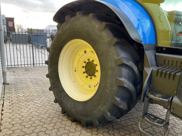 2015 New Holland T7.235 All-Wheel Drive Farm Tractor