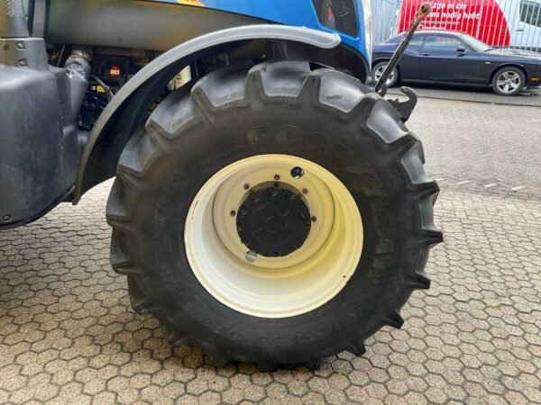2015 New Holland T7.235 All-Wheel Drive Farm Tractor