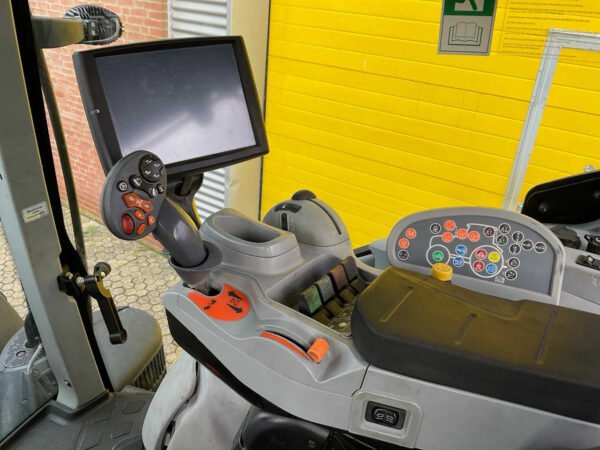 2015 New Holland T7.235 All-Wheel Drive Farm Tractor