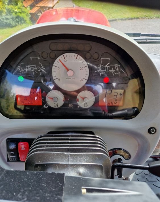 Massey Ferguson MF 7480 Dyna-TV (2008) – High-Performance 4WD Farm Tractor