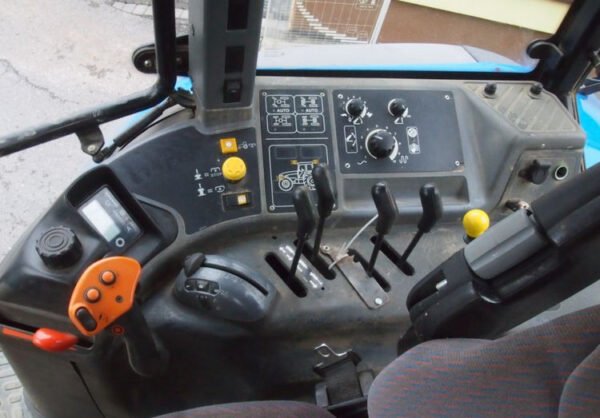 New Holland TM 140 Tractor 2004 – Powerful Agricultural Farm Tractor