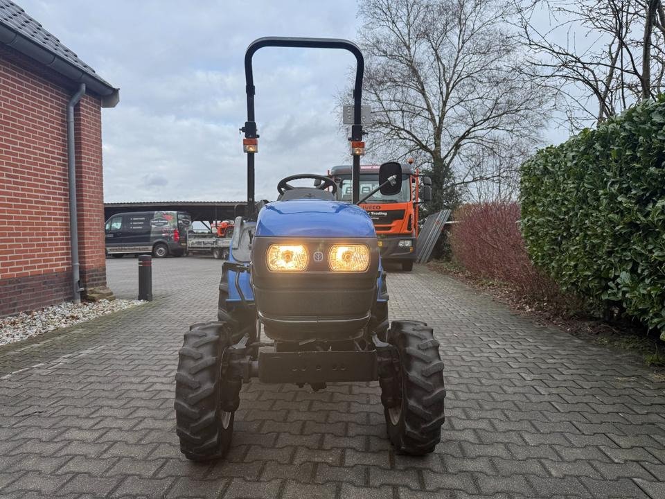 New Holland TC18D Mini Tractor – 18.5 HP Compact Utility Tractor 2016