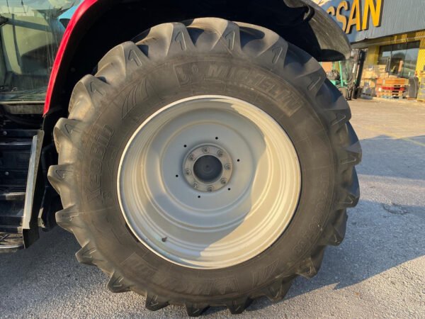 Massey Ferguson 7718 Dyna-VT Tractor – 165HP Premium Agricultural Tractor 2017