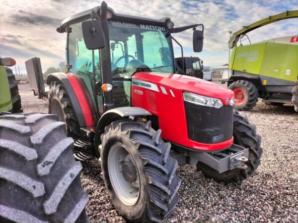 2017 Massey Ferguson 4709 – 90-95 HP Utility Farm Tractor