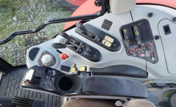 Massey Ferguson 6465 Dyna-6 Farm Tractor – Medium-Duty Agricultural Power 2008