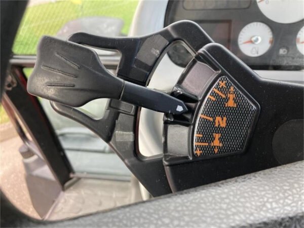 2004 Massey Ferguson 6480 Dyna 4 – 4WD Farm Tractor