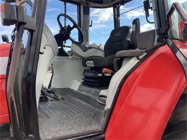 2004 Massey Ferguson 6480 Dyna 4 – 4WD Farm Tractor