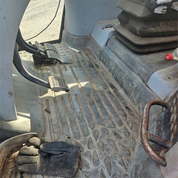 Massey Ferguson 6480 Dyna-6 Tractor – 4WD Agricultural Workhorse 2008