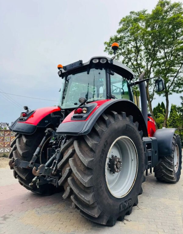 Massey Ferguson 8660 DYNA VT – 4WD High-Performance Farm Tractor 2012