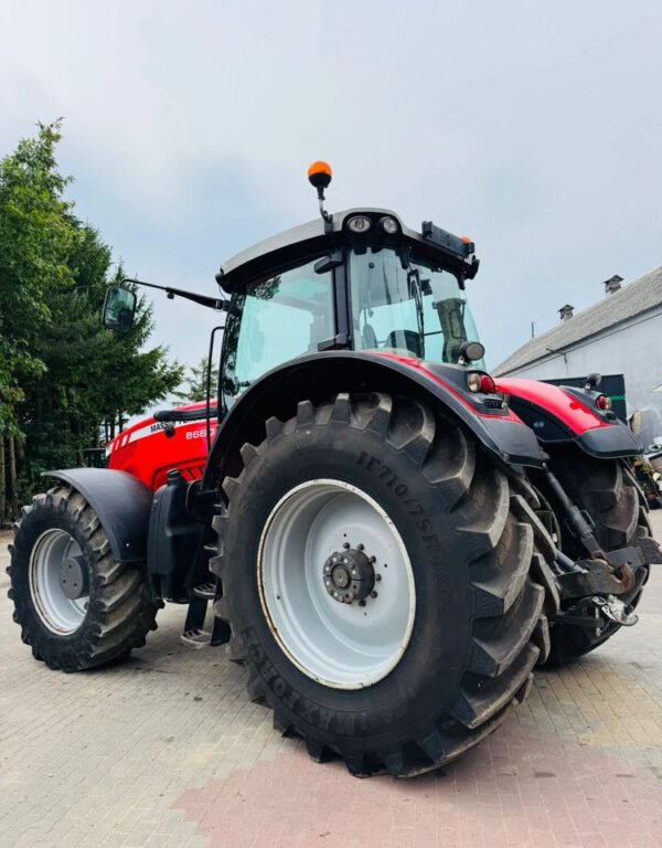 Massey Ferguson 8660 DYNA VT – 4WD High-Performance Farm Tractor 2012