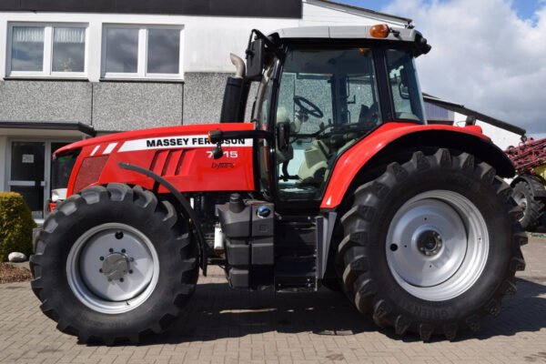 Massey Ferguson MF 7715 Dyna-6 – Powerful Farm Tractor 2016