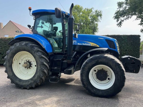 2010 New Holland T7040 4WD Farm Tractor