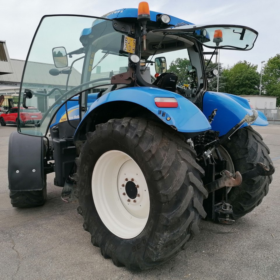 New Holland T6090 Farm Tractor – 165HP Heavy-Duty Agricultural Tractor 2011