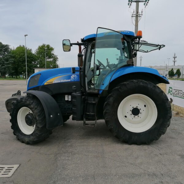 New Holland T6090 Farm Tractor – 165HP Heavy-Duty Agricultural Tractor 2011