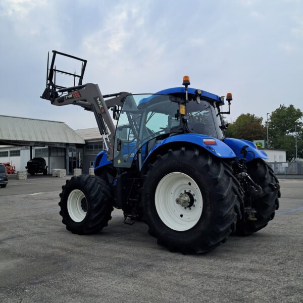 New Holland T7.270 Tractor – 270HP High-Performance Agricultural Tractor 2018 New Holland T7.270 Tractor – 270HP High-Performance Agricultural Tractor 2018