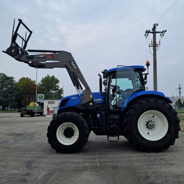 New Holland T7.270 Tractor – 270HP High-Performance Agricultural Tractor 2018 New Holland T7.270 Tractor – 270HP High-Performance Agricultural Tractor 2018