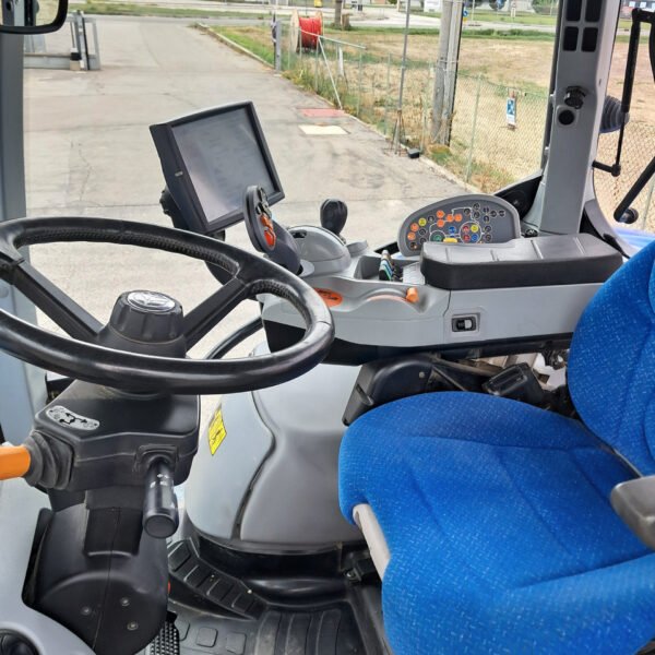 New Holland T7.270 Tractor – 270HP High-Performance Agricultural Tractor 2018 New Holland T7.270 Tractor – 270HP High-Performance Agricultural Tractor 2018