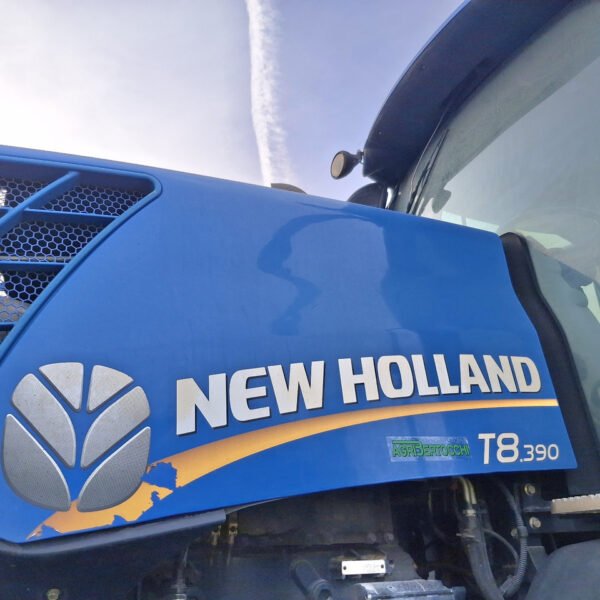 New Holland T8.390 4WD Farm Tractor – High-Power Agricultural Machine 2013 New Holland T8.390 4WD Farm Tractor – High-Power Agricultural Machine 2013