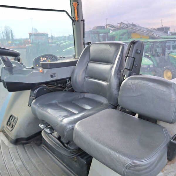 New Holland T8.390 4WD Farm Tractor – High-Power Agricultural Machine 2013 New Holland T8.390 4WD Farm Tractor – High-Power Agricultural Machine 2013