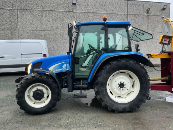New Holland TL90A Four-Wheel Drive Farm Tractor – 90 HP Utility Tractor 2001 New Holland TL90A Four-Wheel Drive Farm Tractor – 90 HP Utility Tractor 2001