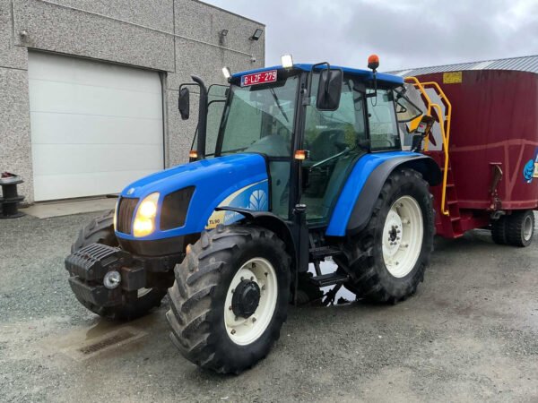 New Holland TL90A Four-Wheel Drive Farm Tractor – 90 HP Utility Tractor 2001 New Holland TL90A Four-Wheel Drive Farm Tractor – 90 HP Utility Tractor 2001