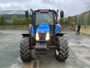 New Holland TL90A Four-Wheel Drive Farm Tractor – 90 HP Utility Tractor 2001 New Holland TL90A Four-Wheel Drive Farm Tractor – 90 HP Utility Tractor 2001