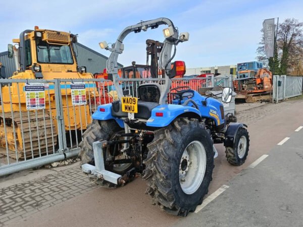 New Holland Boomer 3045 Compact Tractor – 45 HP Utility Farm Tractor 2009