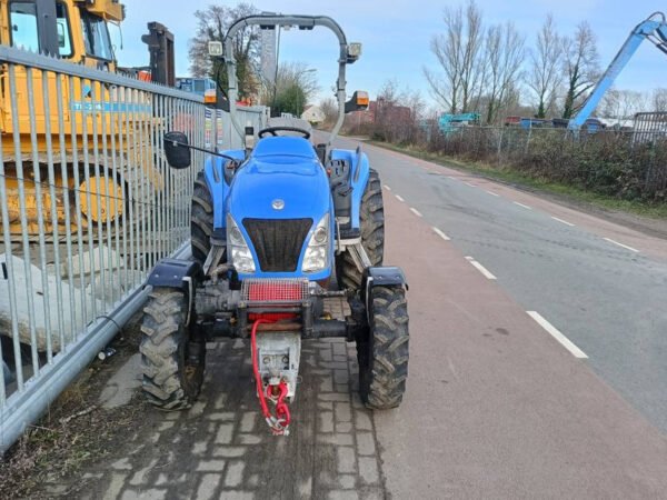 New Holland Boomer 3045 Compact Tractor – 45 HP Utility Farm Tractor 2009