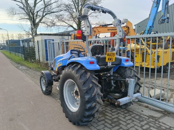 New Holland Boomer 3045 Compact Tractor – 45 HP Utility Farm Tractor 2009