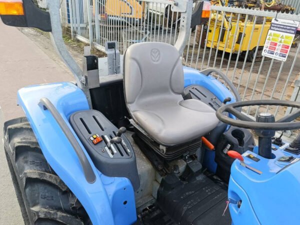 New Holland Boomer 3045 Compact Tractor – 45 HP Utility Farm Tractor 2009