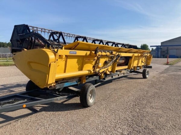 New Holland CR9090 Combine Harvester – High-Capacity Twin Rotor Grain Harvester 2013 New Holland CR9090 Combine Harvester – High-Capacity Twin Rotor Grain Harvester 2013