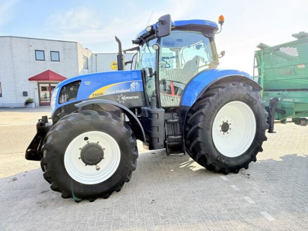 New Holland T6090 Range Command Tractor – 165HP Agricultural Farm Tractor 2012