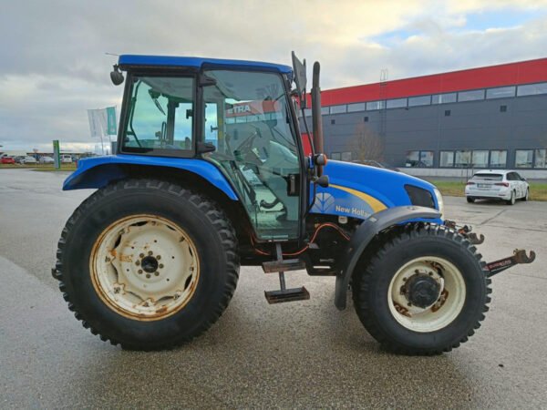 New Holland T5050 Farm Tractor – 95HP Utility Agricultural Tractor 2011