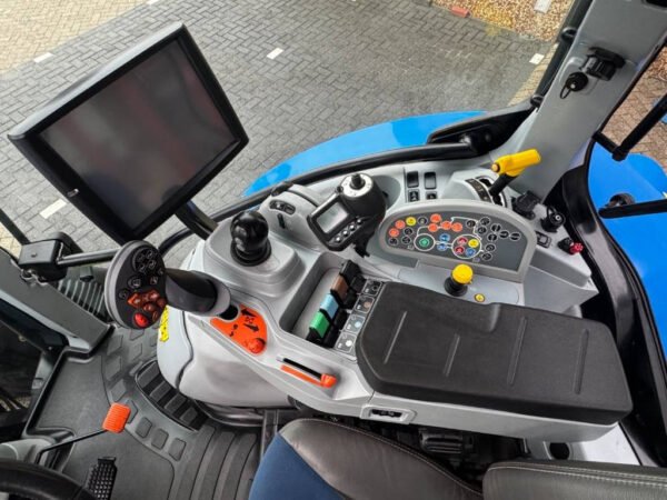 2018 New Holland T6.180 Auto Command Tractor – Front Linkage, GPS Ready