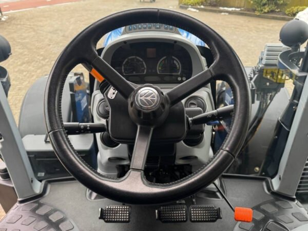 2018 New Holland T6.180 Auto Command Tractor – Front Linkage, GPS Ready