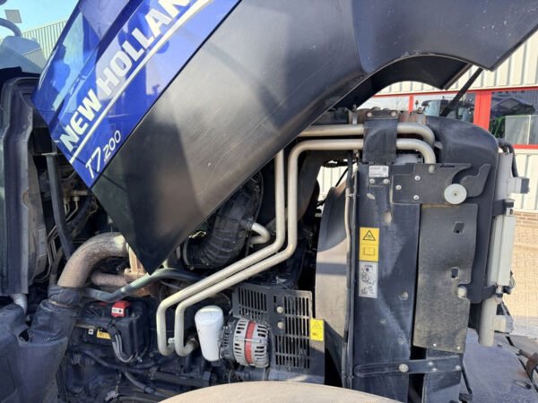 New Holland T7.200 Auto Command Tractor – 200 HP Precision Farming Tractor 2015