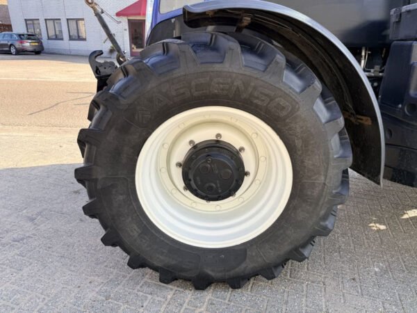 New Holland T7.200 Auto Command Tractor – 200 HP Precision Farming Tractor 2015