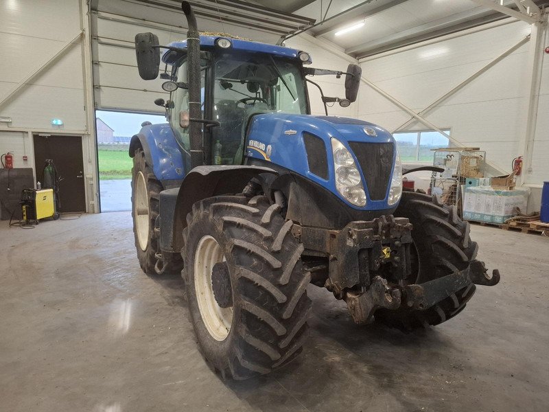 New Holland T7.220 AutoCommand Tractor – High-Performance 4WD Agricultural Tractor 2016